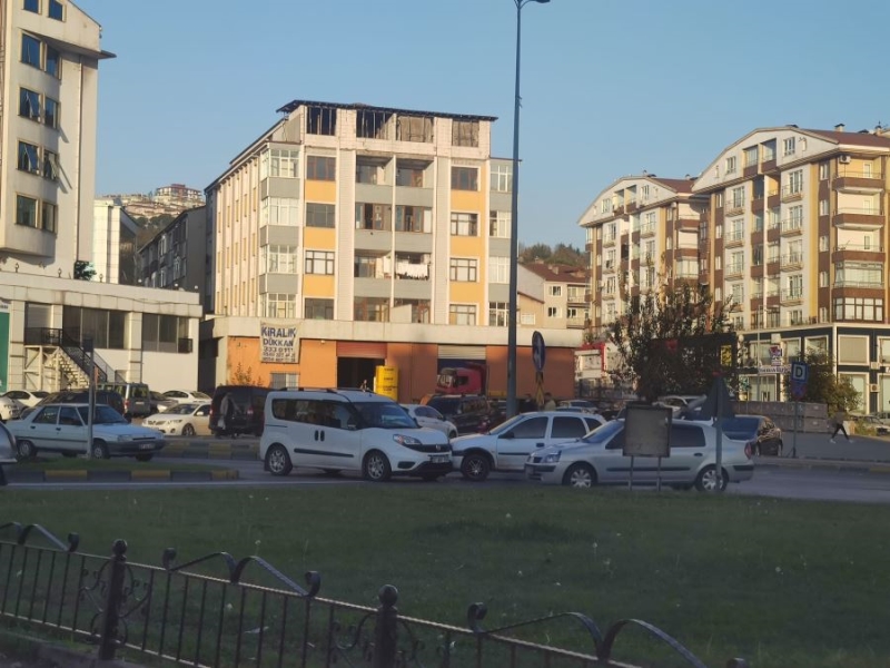 BOZKURT AÇIKLADI; ERDEMİR STADI AMATÖR KULÜPLERİN HİZMETİNE AÇILDI