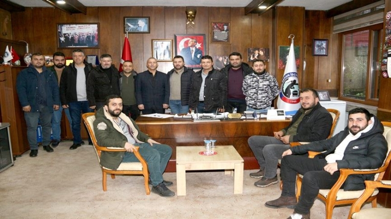 ÜZÜLMEZ HARİCİ SERVİS ÇALIŞANLARI TAYFUN DEMİR’İ ZİYARET ETTİ