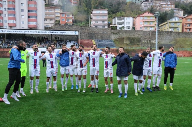  EREĞLİ  BELEDİYESPOR  TAKİBİ BIRAKMIYOR