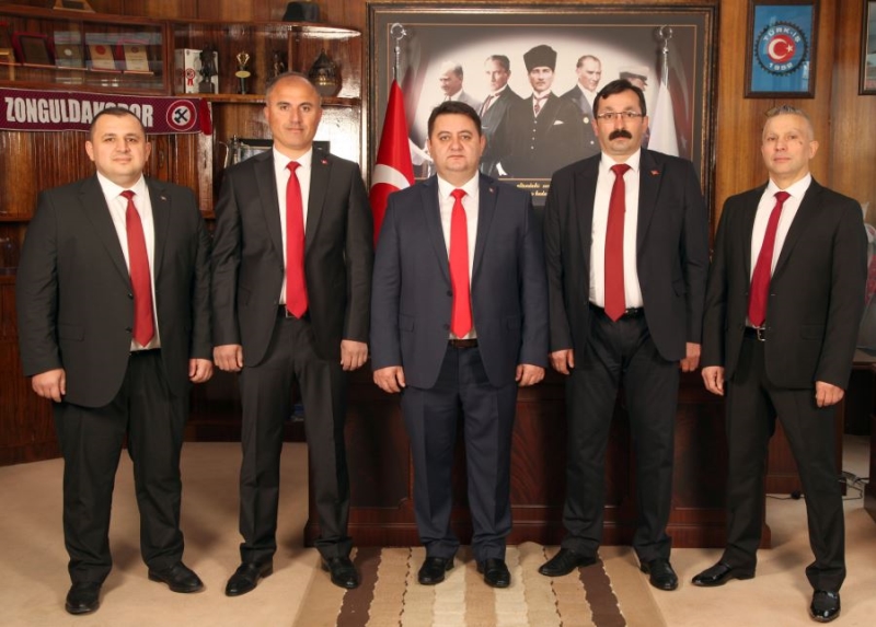 GENEL MADEN İŞÇİLERİ SENDİKASI YÖNETİM KURULU;“TÜM EMEKÇİLERİN VE HALKIMIZIN YENİ YILI KUTLU OLSUN”