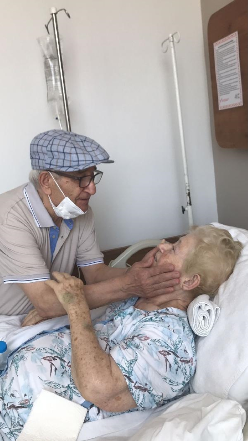 58 yılda ilk kez ayrı kalan çiftin duygulandıran buluşması