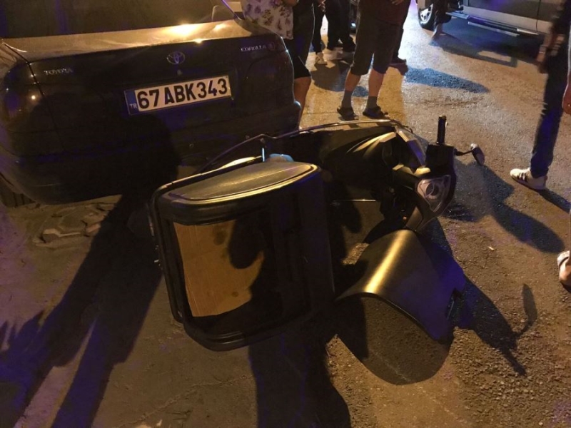Motokurye ile otomobil çarpıştı: 1 yaralı