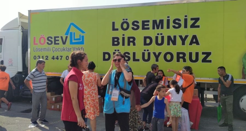 LÖSEV İYİLİKLER TIRI ZONGULDAK’TA LÖSEMİ VE KANSERLE SAVAŞAN AİLELER İLE BULUŞTU
