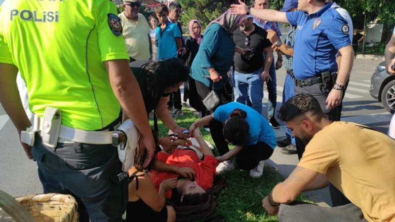 Nikahtan çıktılar...Yayaya çarptılar...