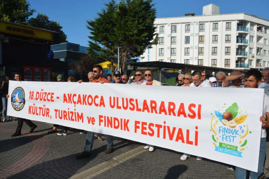 “FESTİVAL” KORTEJ YÜRÜYÜŞÜ İLE BAŞLADI