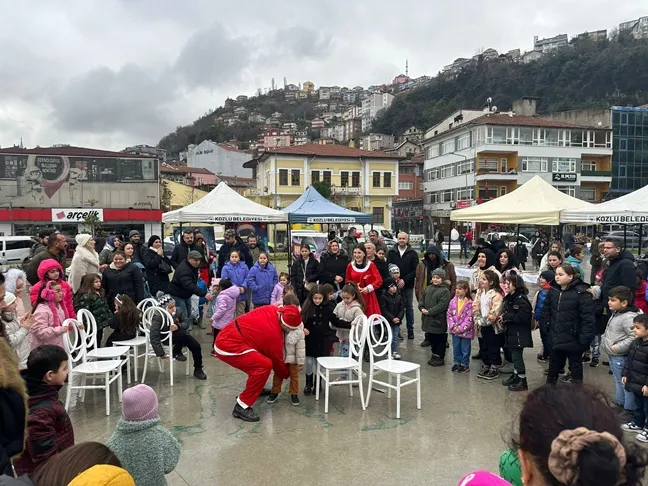 KOZLU BELEDİYESİ, ÇOCUKLARA YILBAŞI EĞLENCESİ DÜZENLEDİ