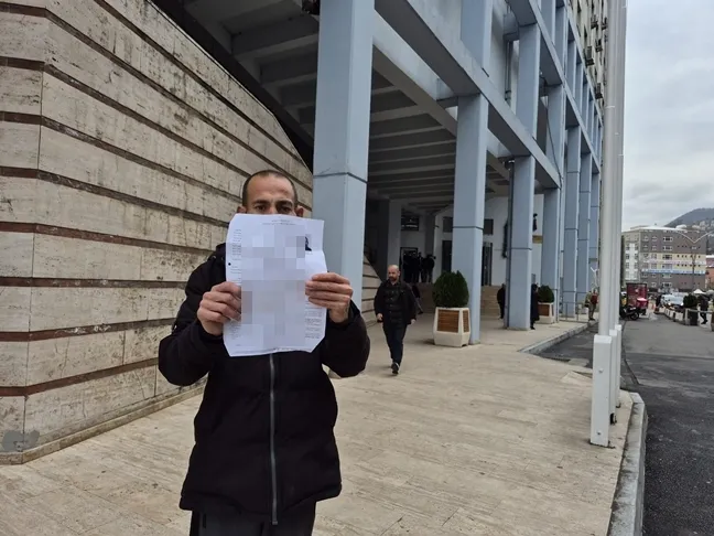 ÇOCUKLARINA SÜRPRİZ YAPMAK İSTEYEN ADAM, BAŞKAN’DAN YANIT BULAMADI!