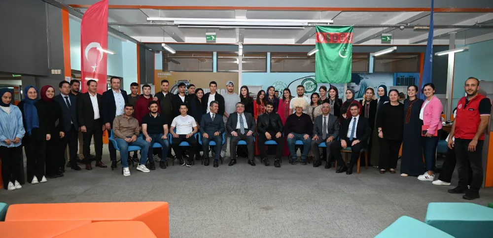Rektör Özölçer, Kültür Buluşmalarında Türkmenistanlı Öğrenciler İle Bir Araya Geldi