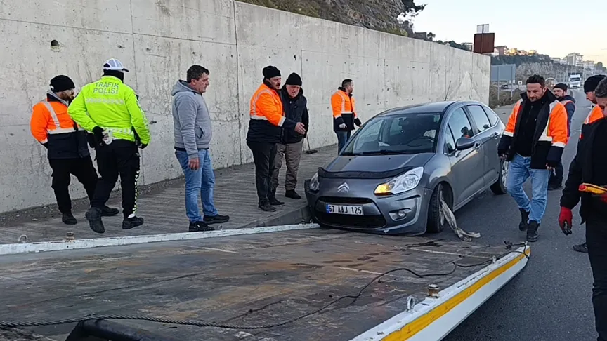 KİLİMLİ SAHİL YOLUNDA ZİNCİRLEME TRAFİK KAZASI: FACİADAN DÖNÜLDÜ