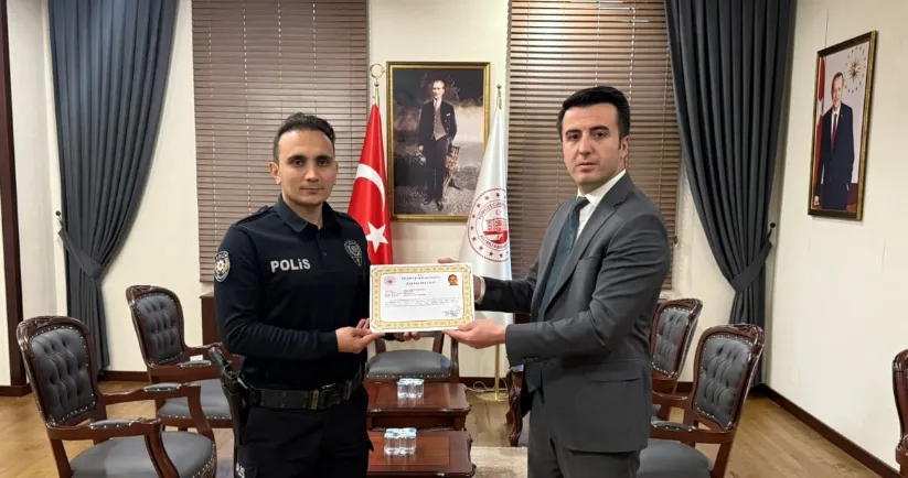 KİLİMLİ KAYMAKAMI, YARALANAN POLİS MEMURLARINI TALTİF ETTİ