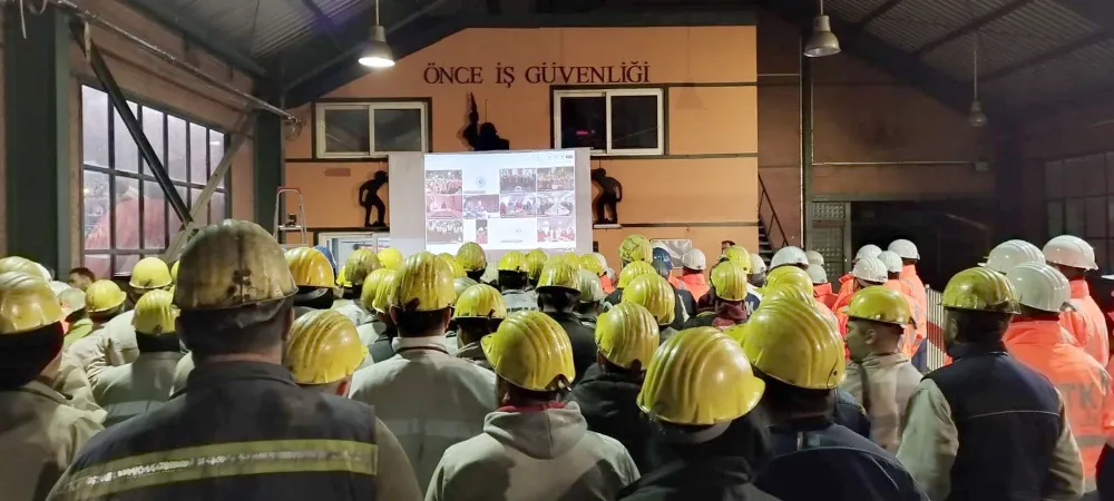 Enerji Bakanı Bayraktar, Madencilerin yeni yılını kutladı