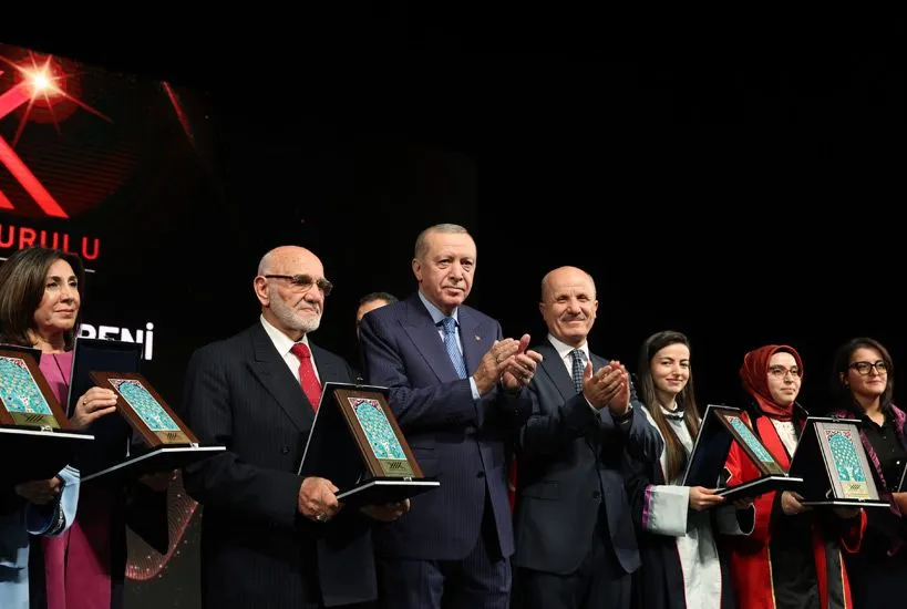 BEUN Öğretim Üyesi Dr. Öğr. Üyesi Burcu Timur, Cumhurbaşkanı Erdoğan’dan Üstün Başarı Ödülü Aldı