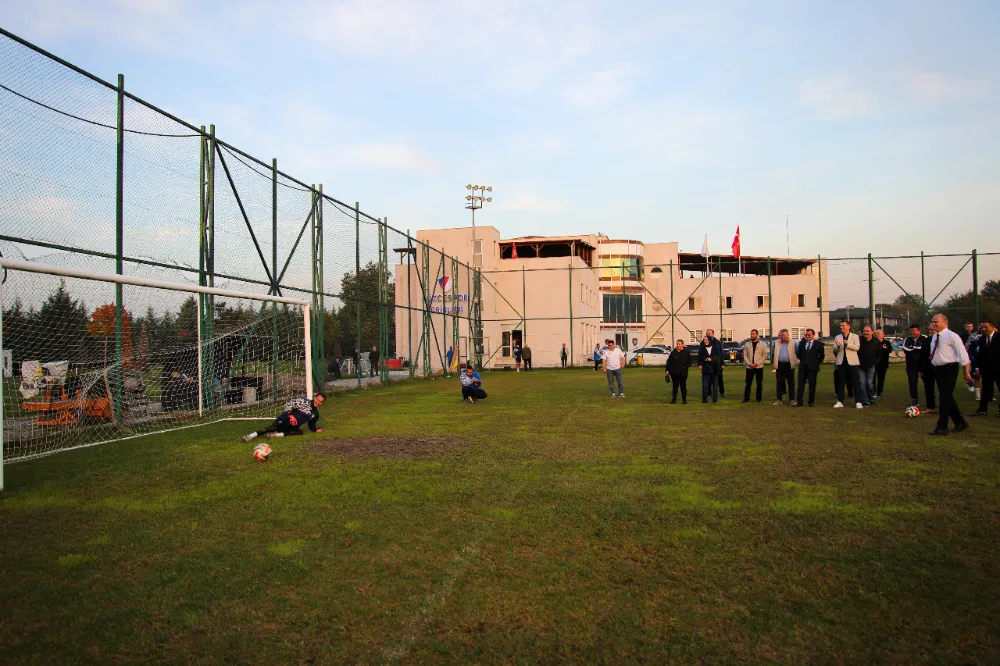 BAŞKAN ÖZLÜ’DEN DÜZCESPOR’A MORAL ZİYARETİ