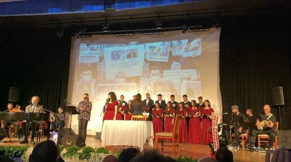 Sanatın Kalbi Ereğli’de Attı: “Kim Var?” Gecesi Ayakta Alkışlandı!