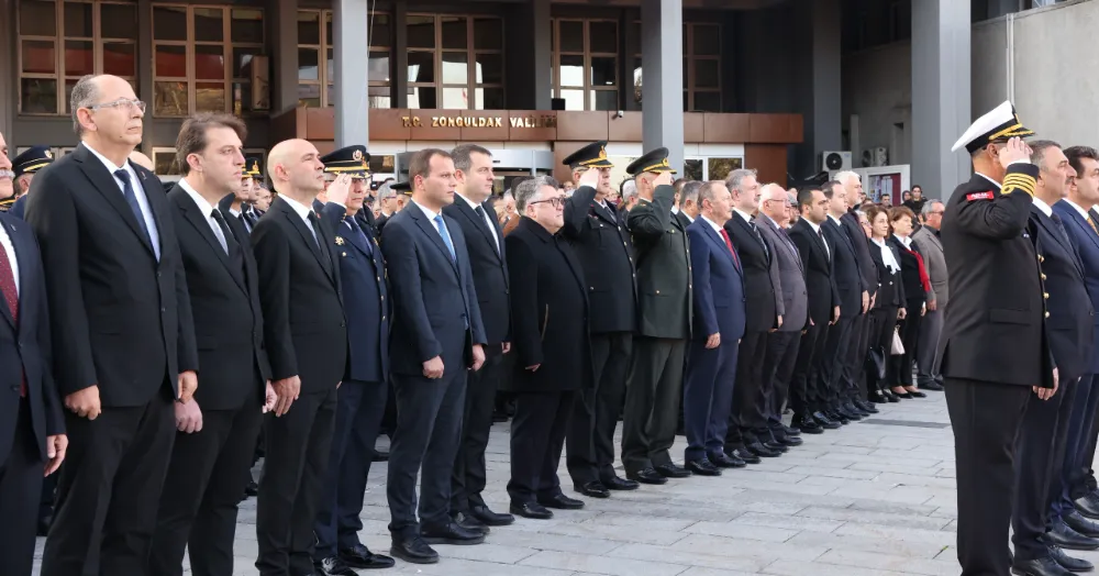 Rektör Özölçer, 10 Kasım Atatürk’ü Anma Töreni’ne Katıldı