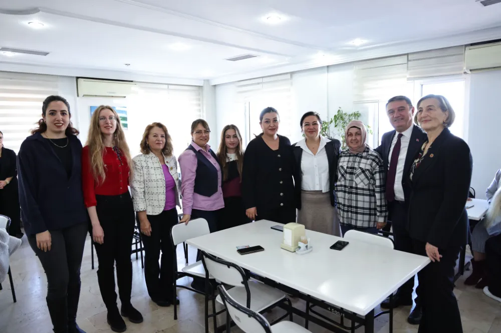 5 Aralık Dünya Kadın Hakları Günü nedeniyle program düzenlendi. 