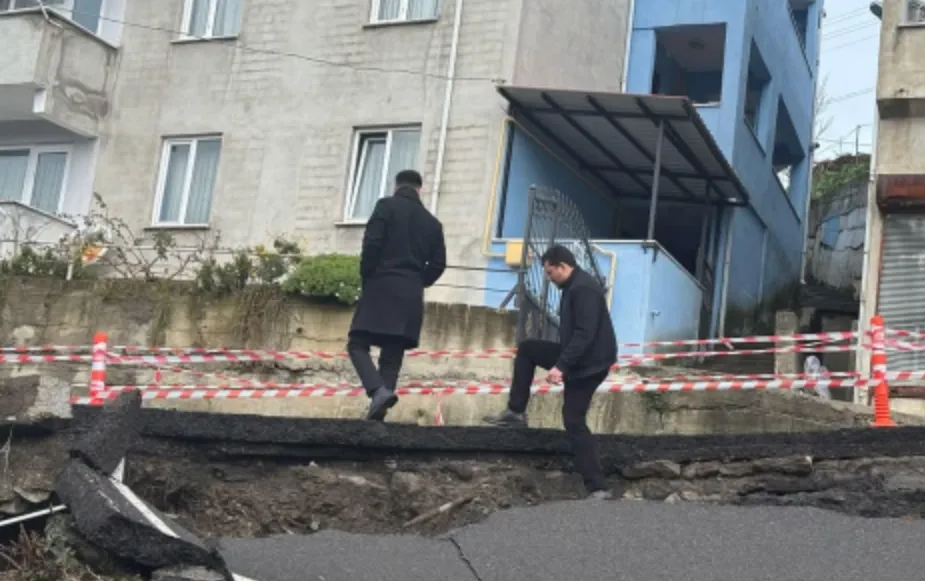 CUMHUR İTTİFAKI, HEYELANDAN ZARAR GÖREN VATANDAŞLARI YALNIZ BIRAKMADI!