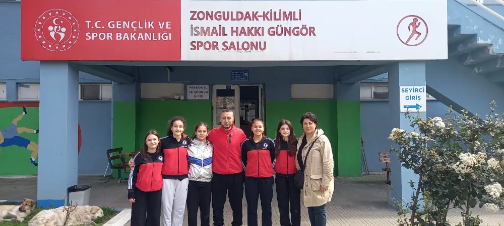 Kilimli Cumhuriyet Ortaokulu Badminton Takımı Zafer İçin Düzce’de!