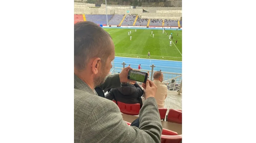 TRİBÜNDEN ZONGULDAK - ORDU MAÇINI, EKRANLARDAN  İSE ZONGULDAKLI HAKEMİN YÖNETTİĞİ ORDU MAÇINI İZLEDİLER!