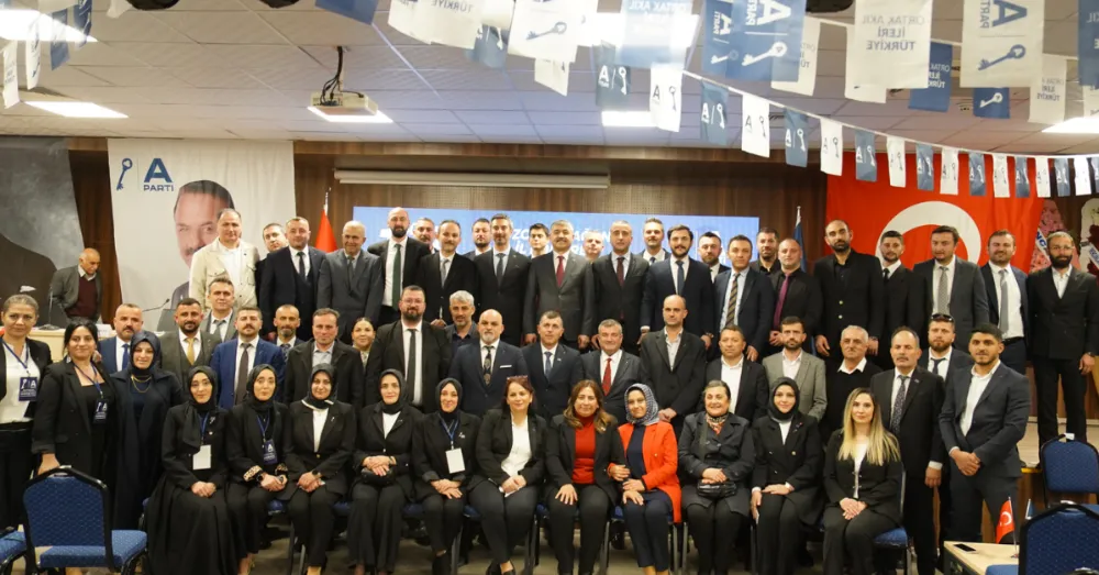 ANAHTAR PARTİ DÜZCE’DE YENİ DİVAN KURULUNU AÇIKLADI!