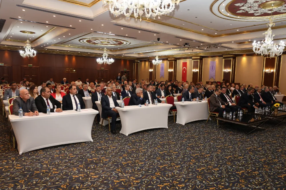 ESNAFIN SORUNLARI İZMİR’DE MASAYA YATIRILDI