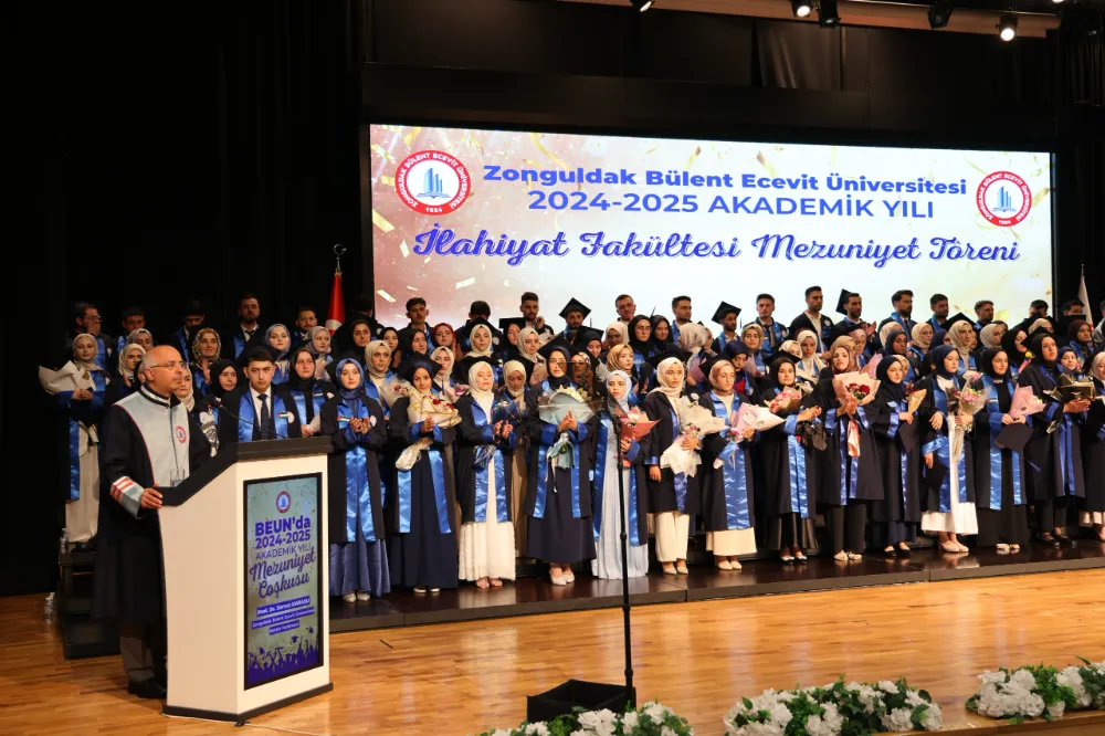 BEUN İlahiyat Fakültesi 2024-2025   Akademik Yılı Mezunlarını Geleceğe Uğurladı