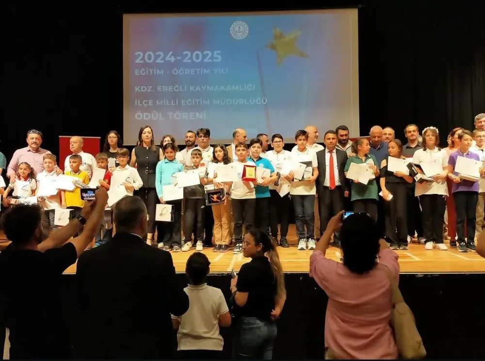 Karadeniz Ereğli’de “Yıldızlar Ödüllerini Alıyor” Töreni Coşkuyla Gerçekleştirildi