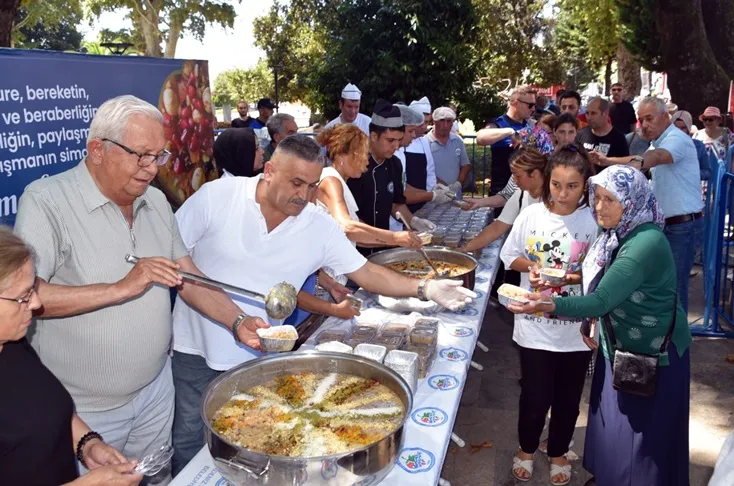 KDZ. EREĞLİ BELEDİYESİ AŞURE PAYLAŞACAK