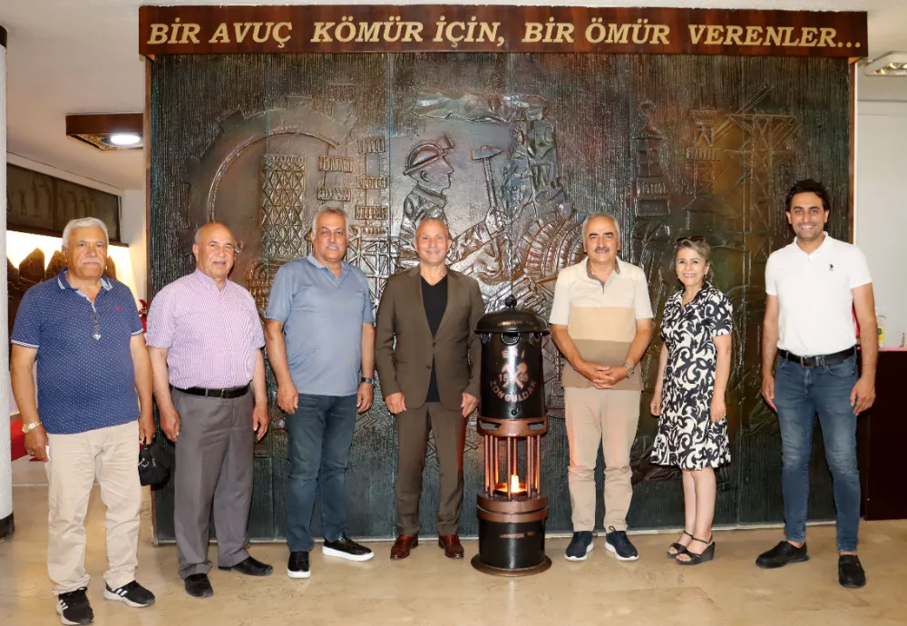 TOSYALI İŞ İNSANLARI VE SİYASETÇİLERDEN DEMİR’E ZİYARET