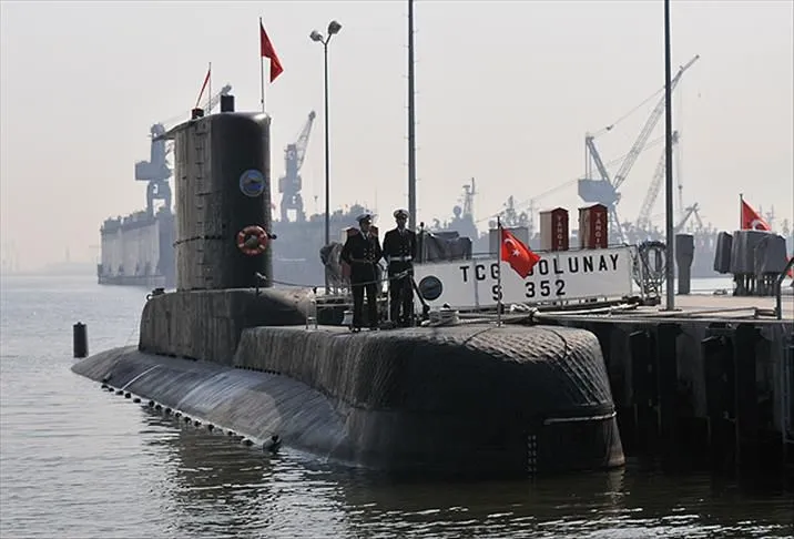 TCG Dolunay Denizaltısı (S-352) halkımızın ziyaretine açılıyor.