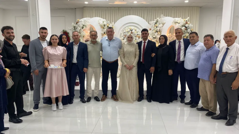 MUTLU, OĞLUNU NİŞANLADI